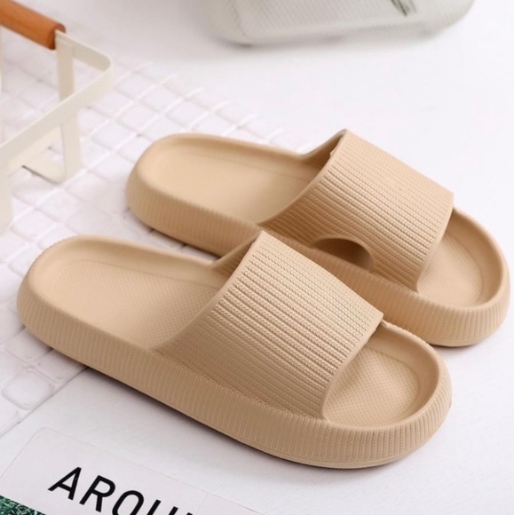 Shoes - Beige Cloud Slides | 7